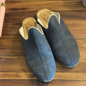 Sabah Navy Leather Mules